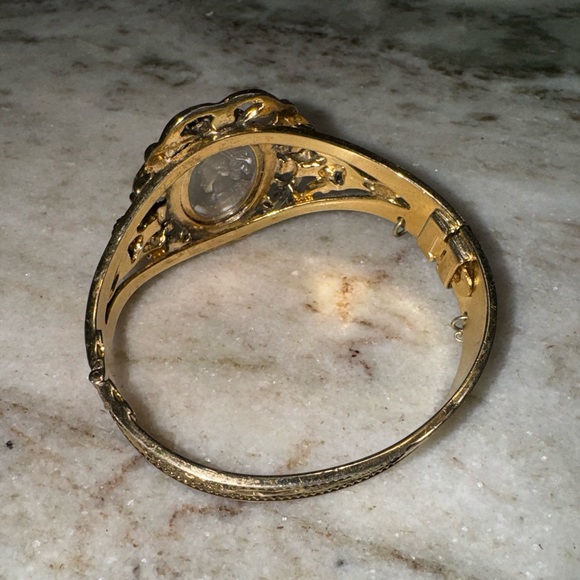 Whiting & Davis Cameo Gold Bangle - Picture 4 of 16